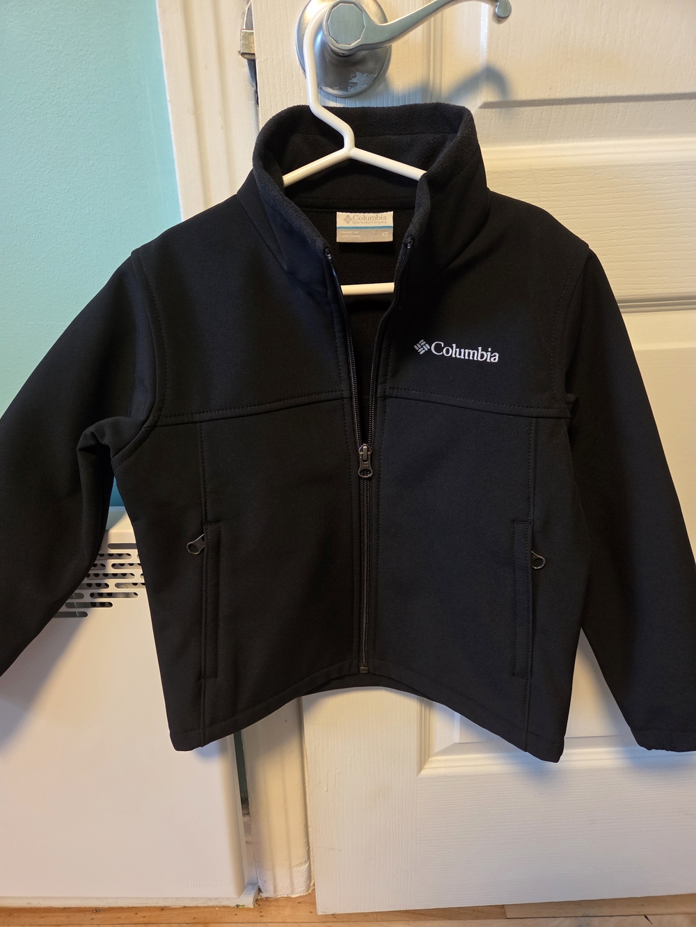 NEVER WORN Columbia Kids Black Jacket with Logo